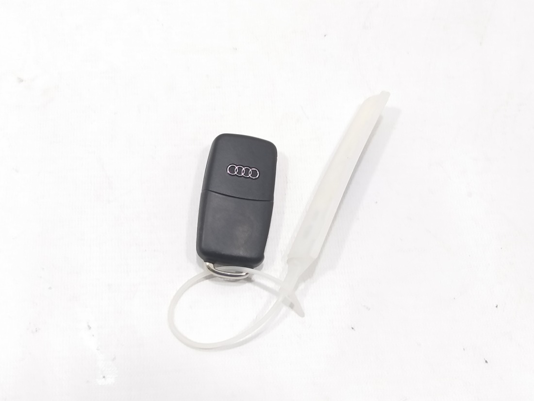 Смарт-ключ Audi A8 4E0837220N контрактная