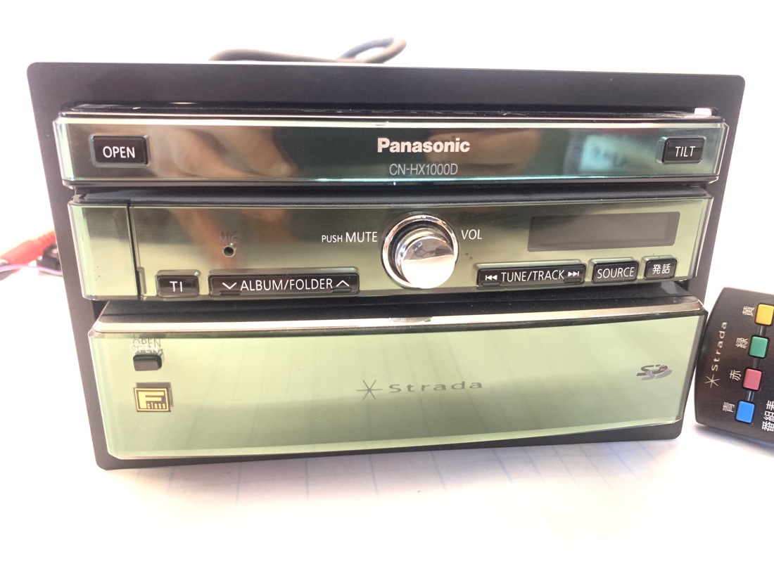パナソニック ストラーダ モニター HDD付き 地図が見やすく鮮やかな「7V型ワイドVGA液晶モニター」搭載した