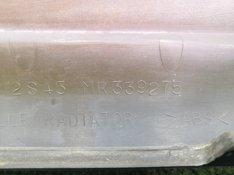 Решетка радиатора PAJERO IO 1999 H76W 4G93