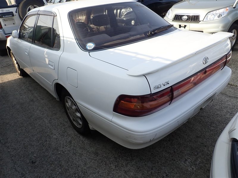 Стекло переднее левое CAMRY 1993 SV33 3SFE