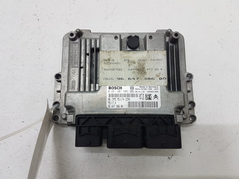 Peugeot 408 блок psf1. Блок управления двс пежо 308. Блок управления двигателем 308. Эбу пежо 308 автомат. Пежо 308 многофункциональный блок управления.