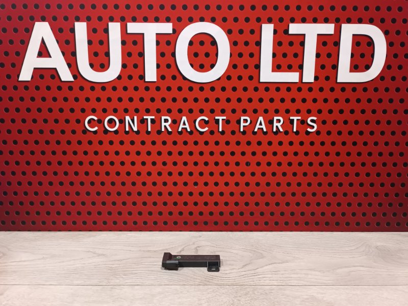 Антенна Jeep Grand Cherokee 2016 WK2 68051315AB контрактная