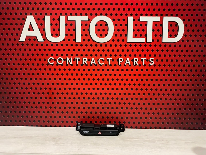 Кнопка аварийной сигнализации KIA ProCeed 2022 SEURPJ721 G4LH 1.5 turbo бензин 93600J7900 контрактная
