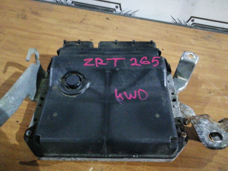 Блок управления efi TOYOTA ALLION ZRT265W 2ZRFAE 89661-20C10 контрактная