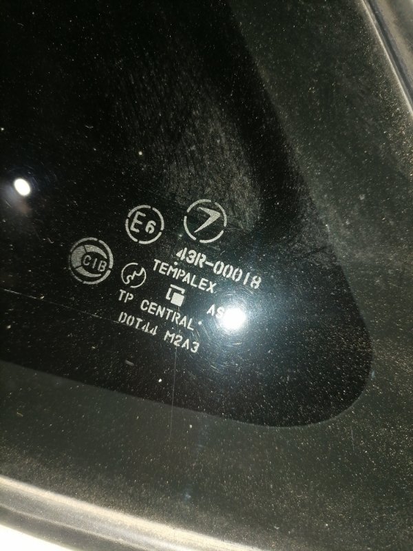 Стекло собачника заднее левое Impreza 1999 GF1 EJ15