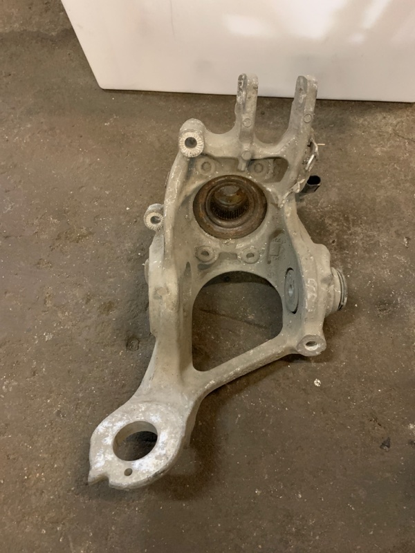 Кулак поворотный правый задний Audi A6 A7 Q5 8R0505436C купить контрактная id888