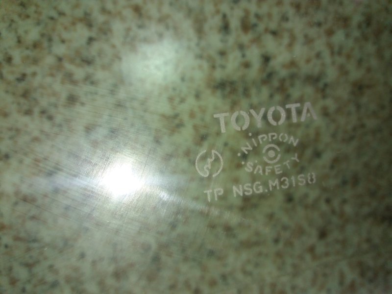 Стекло двери заднее правое TOYOTA COROLLA NZE121