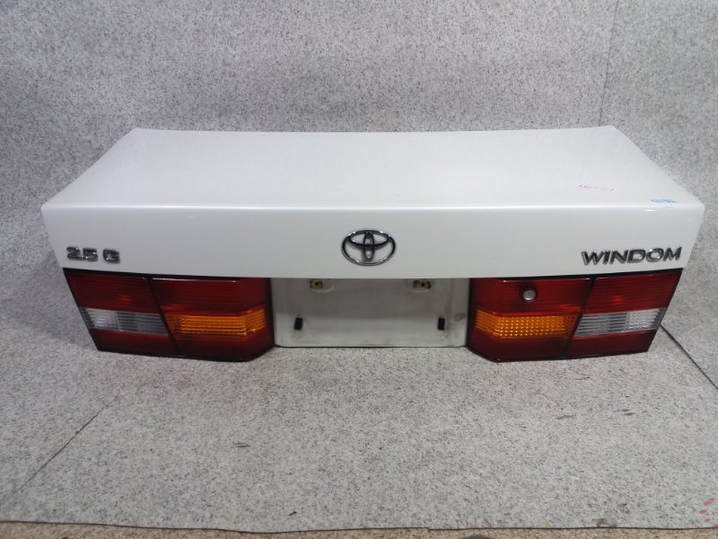 Крышка багажника задняя TOYOTA WINDOM MCV20