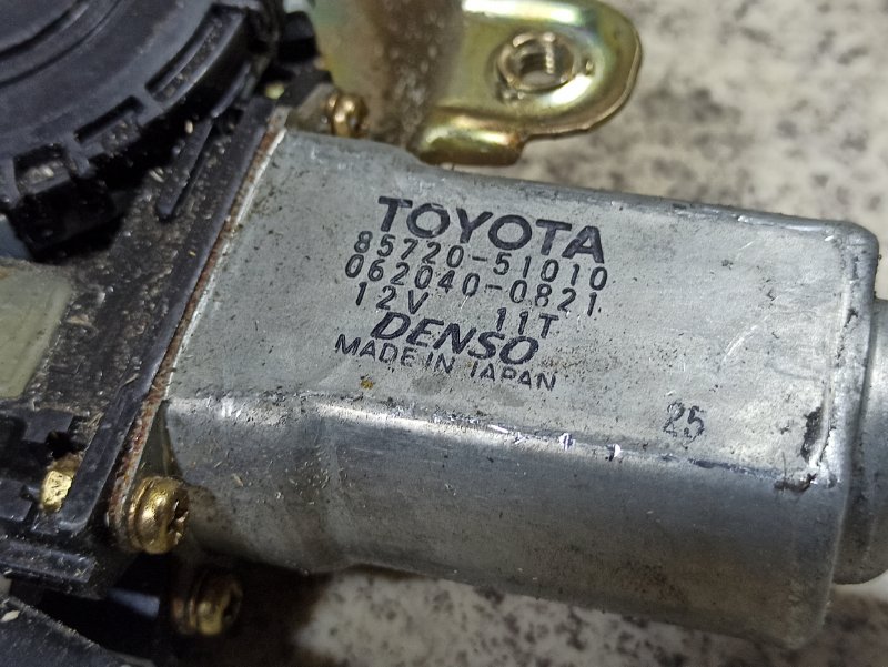 Стеклоподъемник передний правый TOYOTA PROGRES JCG10