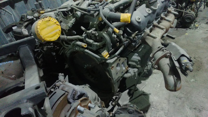 Двигатель GIGA 2002 CVR80F10 8PE1