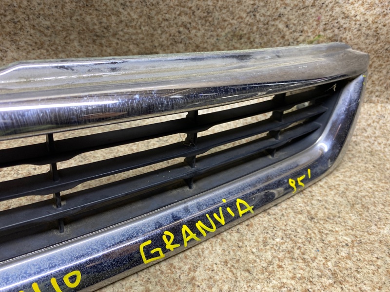 Решетка радиатора GRANVIA 1995 KCH10