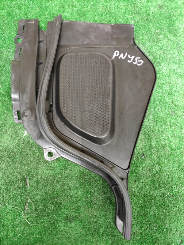 Пластиковая крышка на двс правая NISSAN FUGA PNY50 VQ35 65275EG000 контрактная