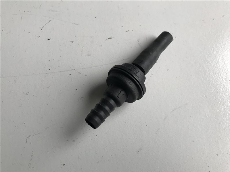 Обратный клапан mercedes. Клапан перепускной мерседес атего. Обратный клапан мерседес атего 815. Клапан топливный обратный мерседес. Обратный клапан mercedes.