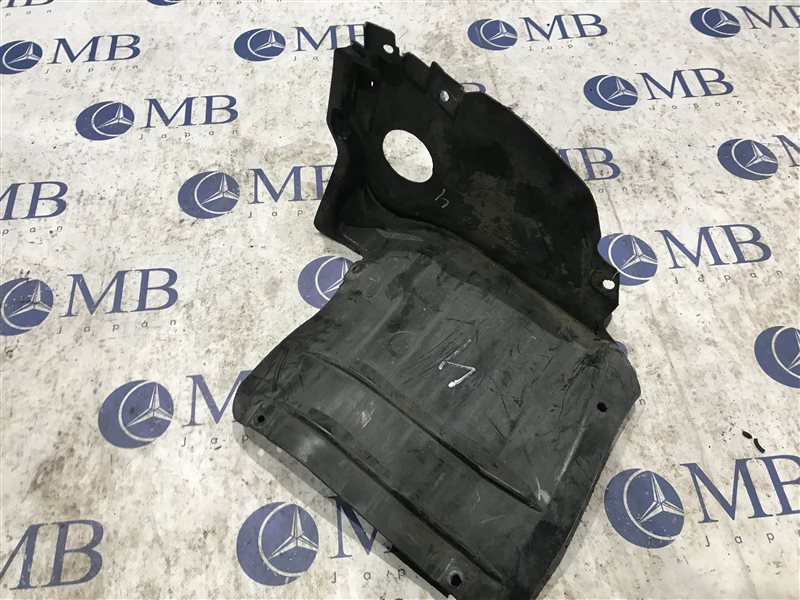 Подкрылок передний правый Mercedes-Benz C-Class W203 2004 W203 271.946 A2038810423 контрактная