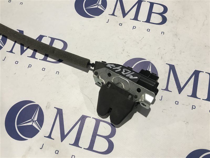 Замок багажника Mercedes-Benz C-Class W204 2008 W204 272.921 A2047500185 контрактная