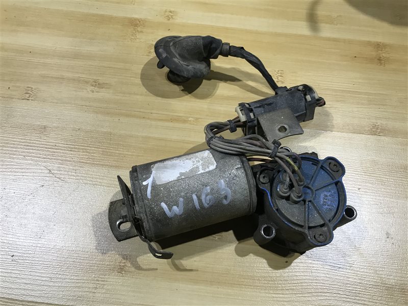 Серводвигатель раздаточной коробки Mercedes-Benz M-Class W163 1998 W163 112.942 A1635400588 контрактная