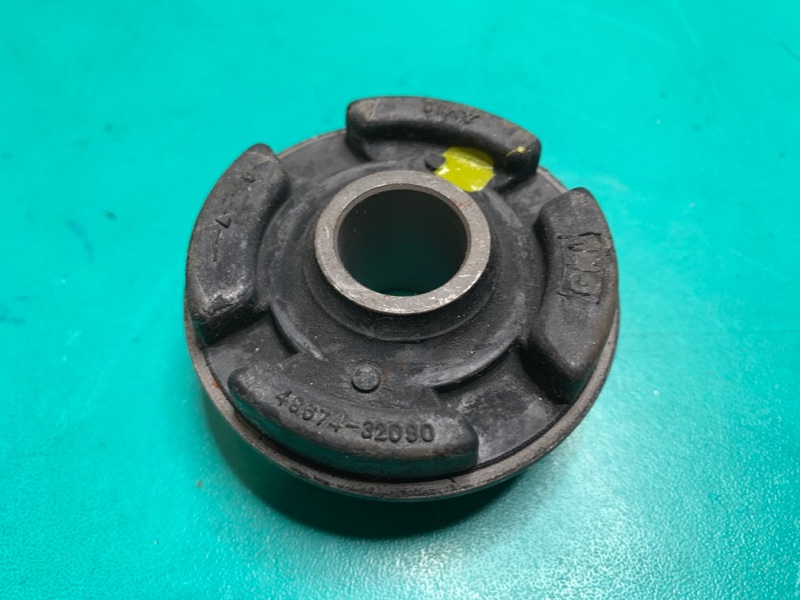 Сайлентблок тойота пробокс. Сайлентблок sat St-48674-26010. Toyota 48674-14020