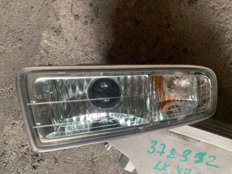 Туманка правая Toyota LX470 2005 UZJ100 2UZ-FE 81030-60040 контрактная