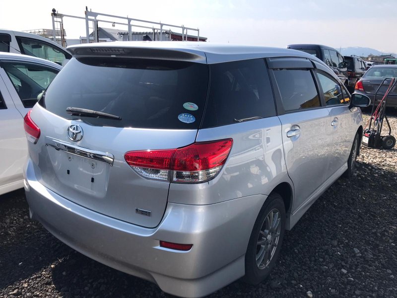 тойота wish сзади. тойота виш 2006 спойлер. Toyota wish 2005 тюнинг. Toyota wish 2005 задний. Toyota wish 2003 tuning.