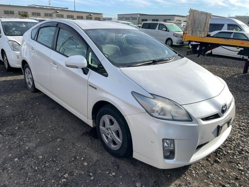 Пластик замка багажника задний PRIUS 2009 ZVW30 2ZR-FXE