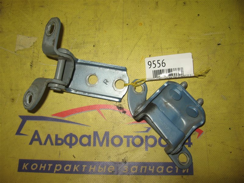 Петля дверная задняя правая TOYOTA COROLLA RUNX 2003 NZE121 1NZ-FE 68770-52030 Б/У