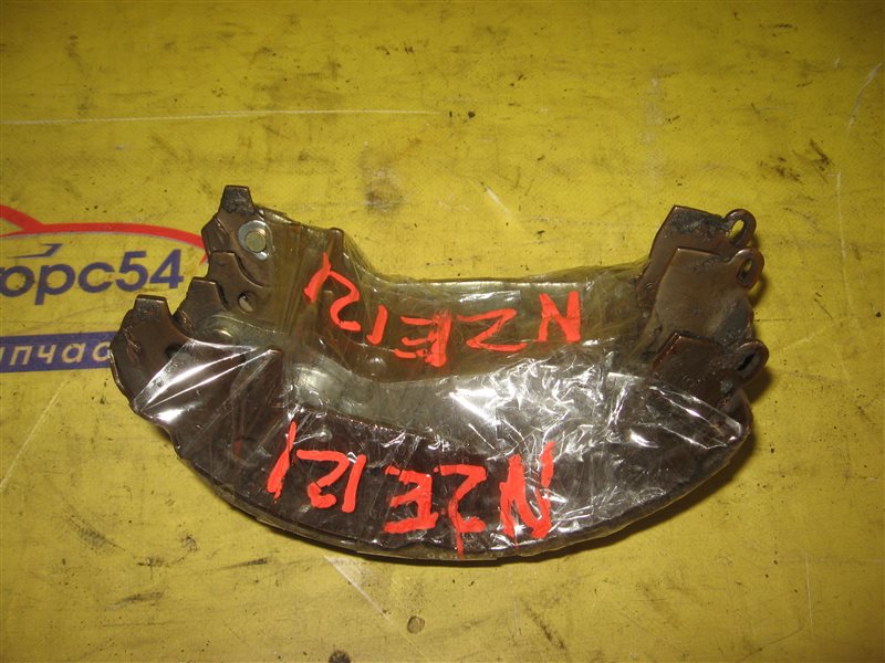 Тормозные колодки заднее TOYOTA COROLLA 2001 NZE121 1NZ-FE 04495-52020 Б/У