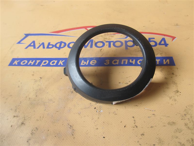 Ободок противотуманной фары передний левый TOYOTA COROLLA SPACIO 2002 NZE121 1NZ-FE 81485-13010 контрактная