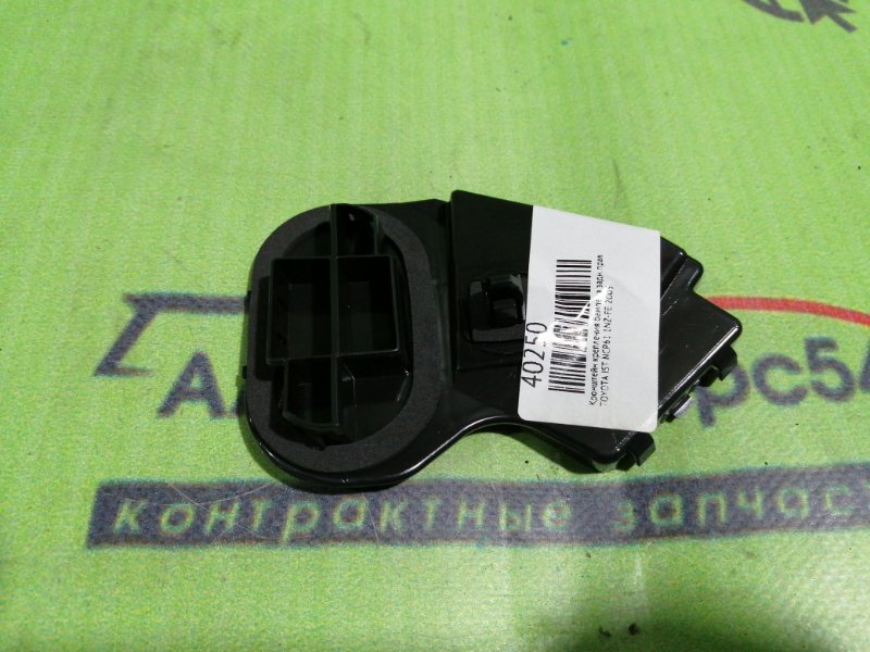 Кронштейн крепления бампера задний правый TOYOTA IST 2005 NCP61 1NZ-FE 52155-52040 новая