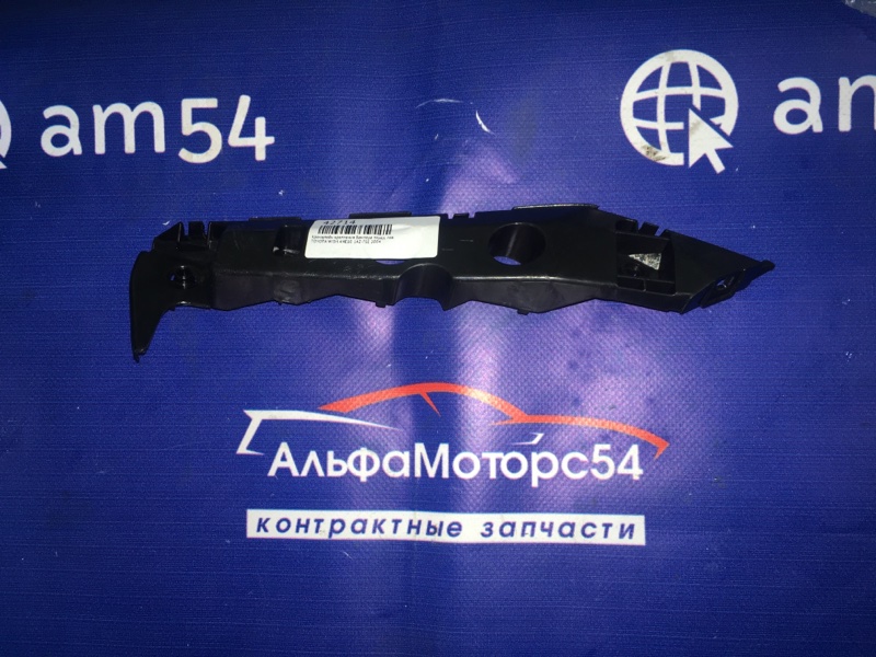 Кронштейн крепления бампера передний левый TOYOTA WISH 2004 ANE10 1AZ-FSE 52116-68010 новая