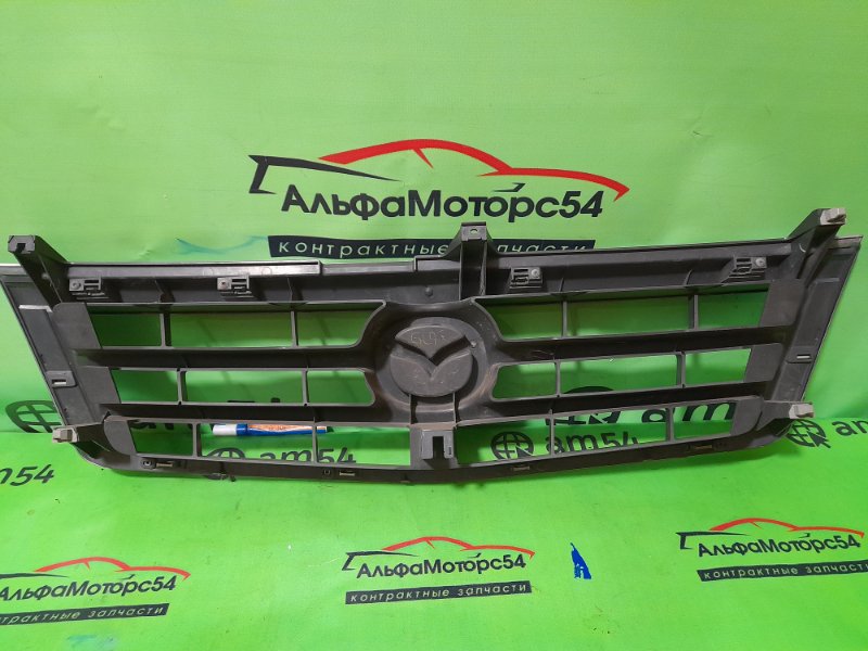 Решетка радиатора MPV LW5W GY-DE