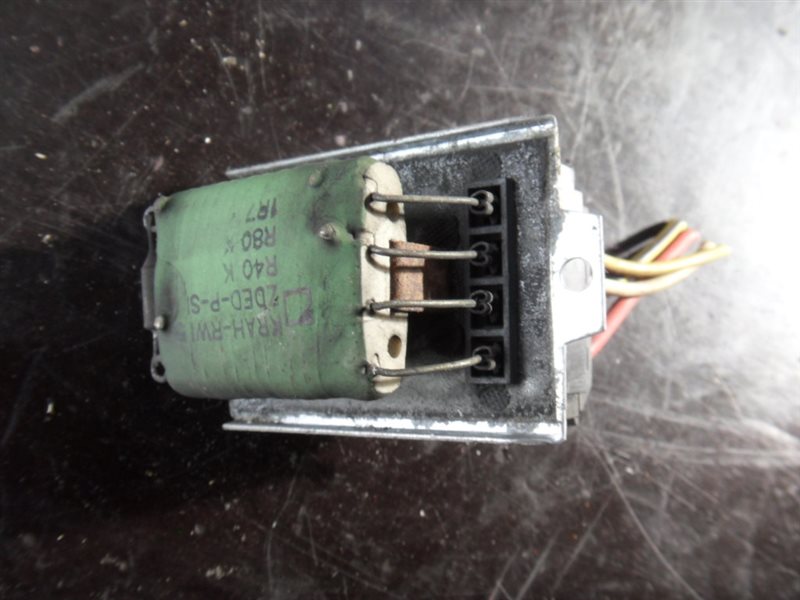 Резистор вентилятора отопителя Transporter 1992 T4 1X