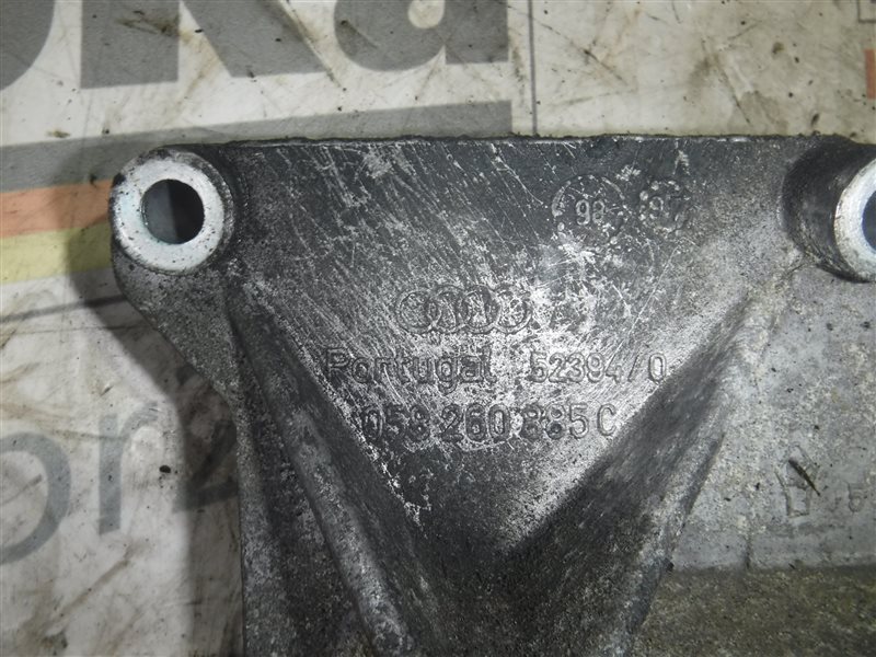 Кронштейн крепления компрессора кондиционера Volkswagen Passat B5 ADR