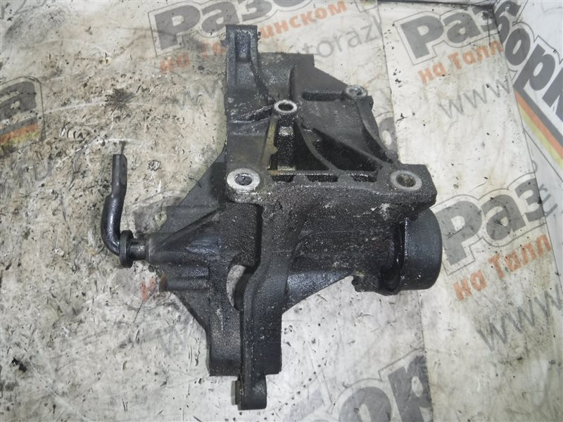 Кронштейн генератора Volkswagen Passat 1995 B4 1Z 028903143AB Б/У