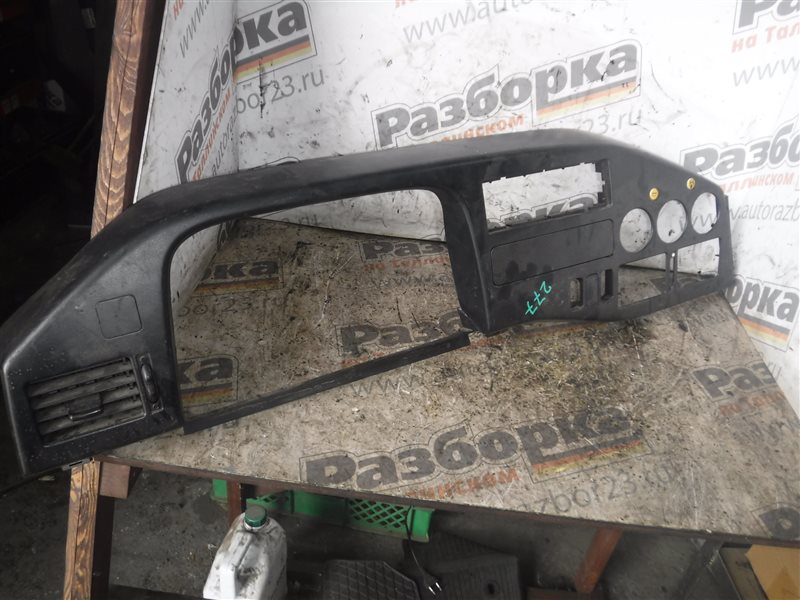 Рамка приборной панели Volkswagen LT 2002 2D AGX 9016890739 контрактная