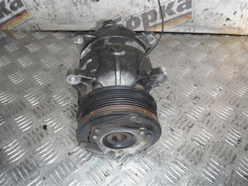 Компрессор кондиционера Volkswagen Golf 1999 4 AKQ 1J0820803G Б/У