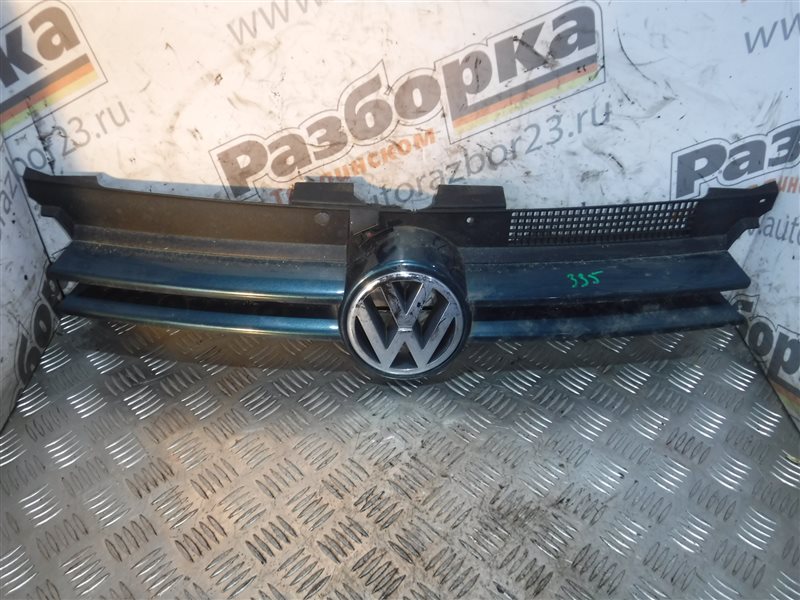 Решетка радиатора Volkswagen Golf 2000 4 AKQ Б/У