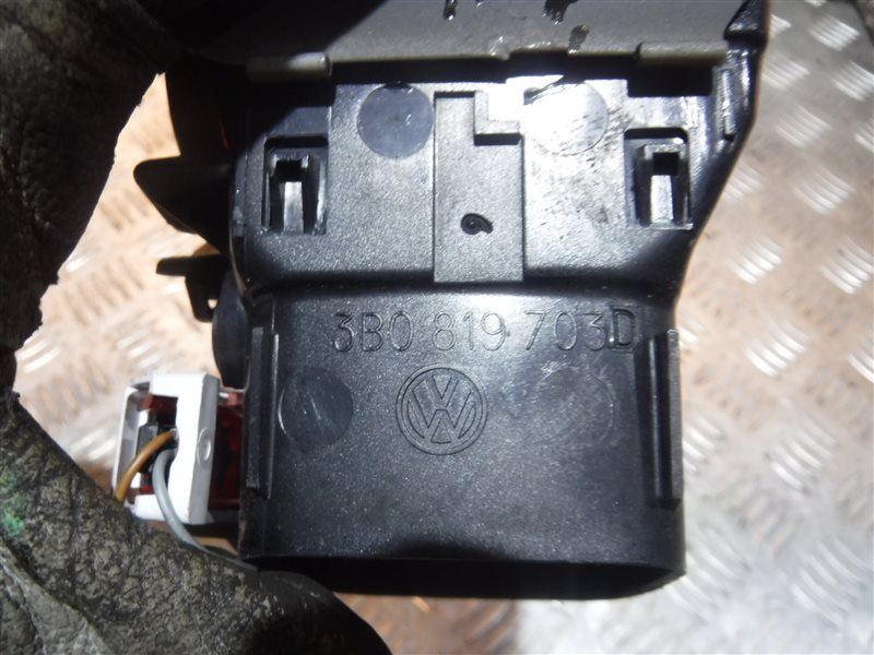 Дефлектор отопителя передний левый Volkswagen Passat B5 ADR