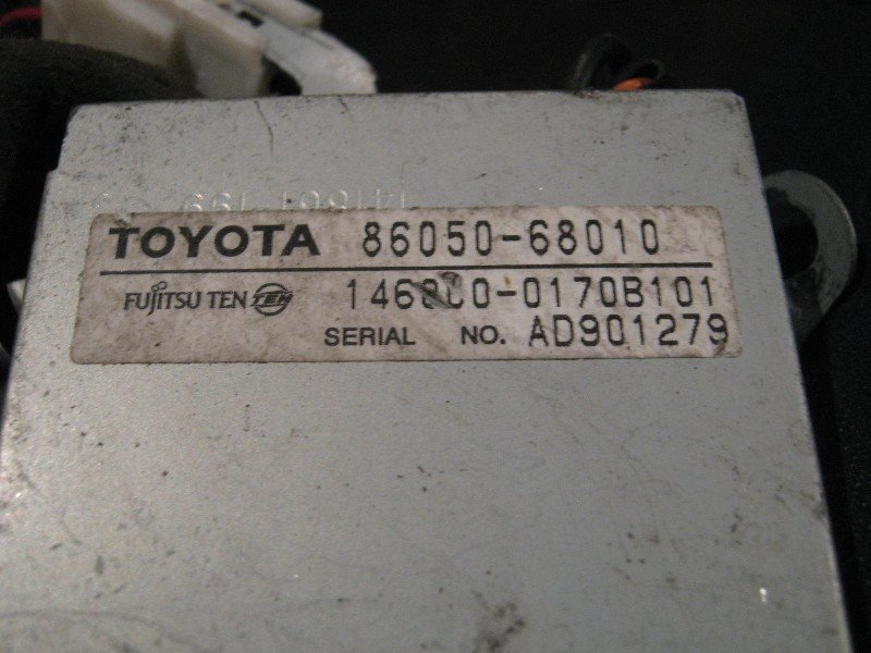 Антенна TOYOTA WISH 2006 ZNE10G 1ZZ-FE 86050-68010 Б/У