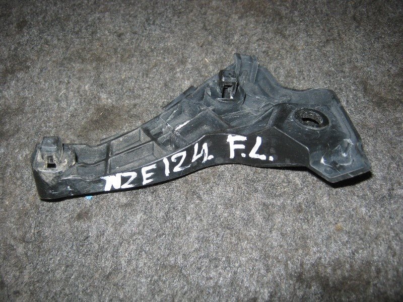 Клипса бампера передняя левая TOYOTA COROLLA FIELDER NZE124 1NZ-FE 52116-12380 Б/У