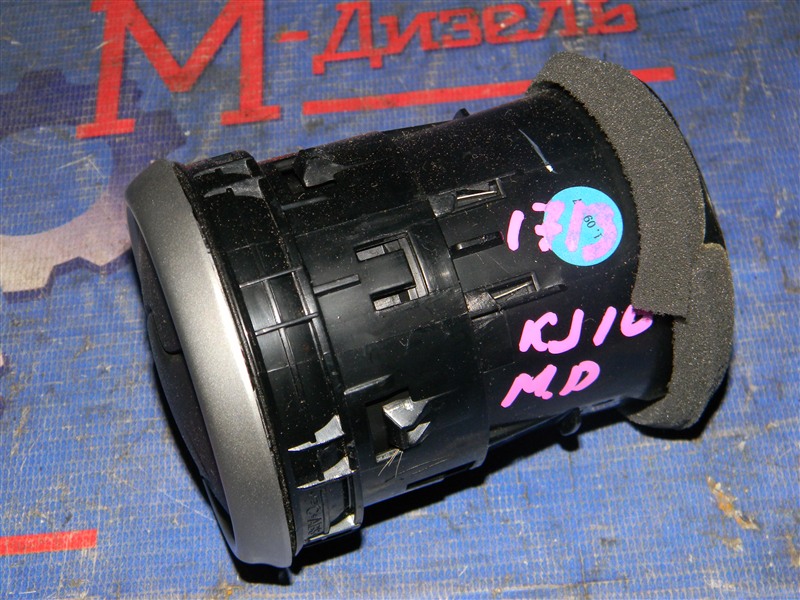 Дефлектор воздушный QASHQAI 2011 J10 MR20DE