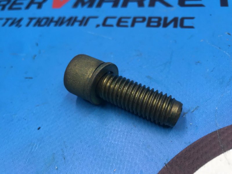 Болт редуктора. Болт кронштейна двигателя Toyota