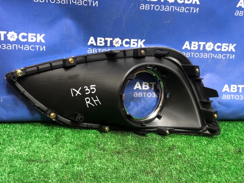 Оправа туманки передняя правая ix35 2010-2015 LM D4HA