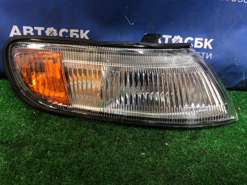 Габарит передний правый TOYOTA COROLLA CERES 1992-2000 AE100 4AFE 81610-12560 новая