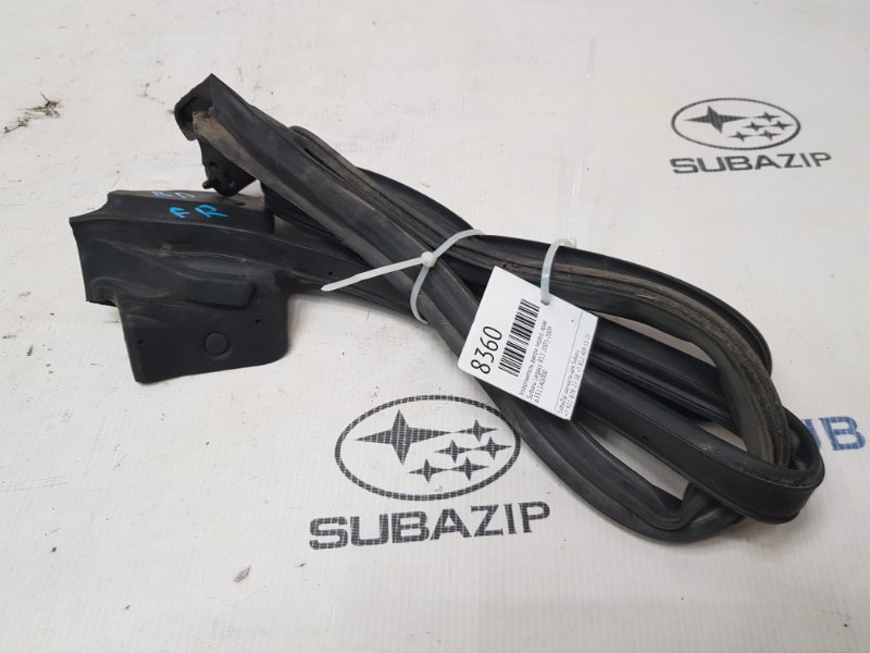 Уплотнитель двери передний правый Subaru Legacy 2003-2009 B13 63511AG000 контрактная