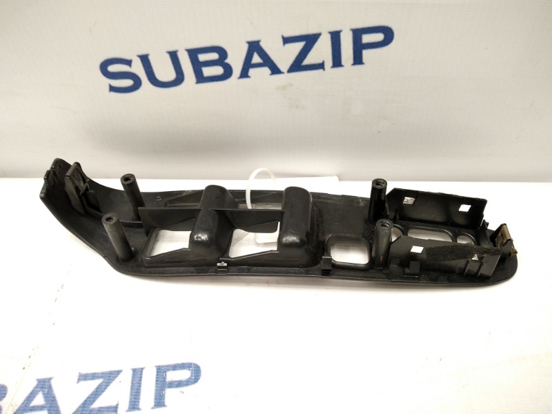 Накладка кнопок стеклоподъемника передняя правая Subaru Legacy B12