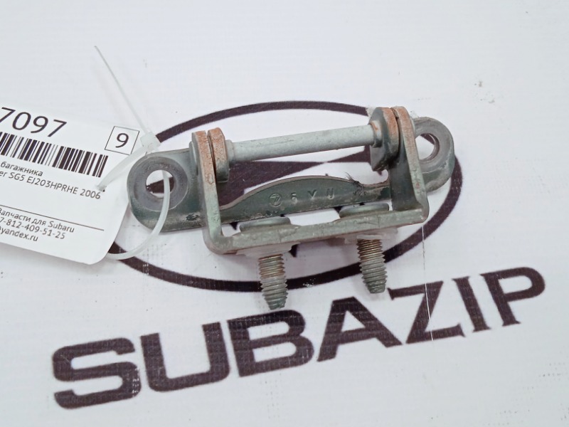 Петля двери багажника Subaru Forester 2006 SG5 EJ203HPRHE 61820FC100 контрактная