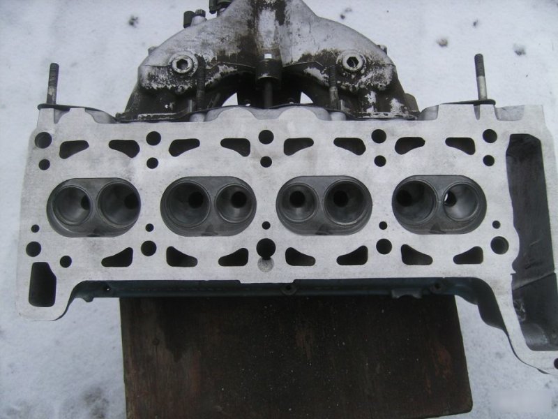 Головка блока 2101. Ваз 2107 головка клапан. Головка гбц ваз 2107 инжектор. Ваз 2107 головка клапан. Ваз 2107 головка клапан.