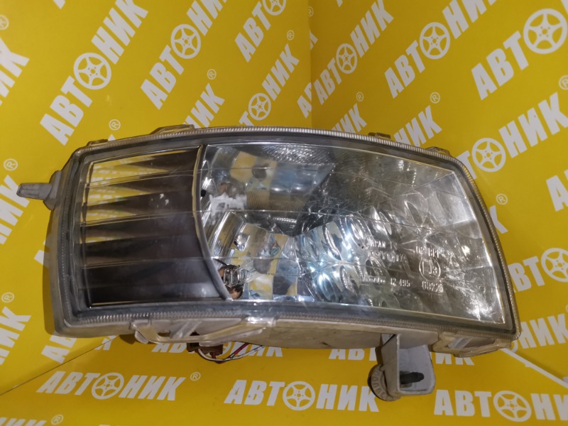 Туманка передняя правая TOYOTA COROLLA FIELDER NZE121 81210-12220 контрактная