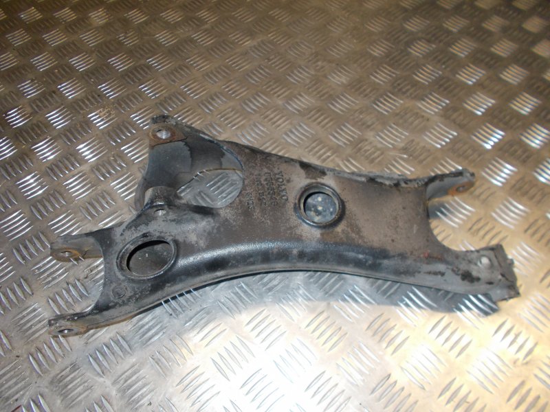 Вольво хс90 задние рычаги. Рычаг на вольво хс90. Передний рычаг вольво хс90. 90-4202002 рычаг. 24 417 090 рычаг.