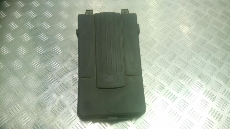 Крышка аккумулятора Volkswagen Passat 2005-2007 B6 2.0T BWA 3C0915443A Б/У